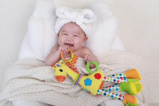 微山宝宝舌苔白怎么回事